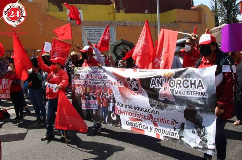 Protesta Antorcha Magisterial en inmediaciones de la SEP y Casa Aguayo