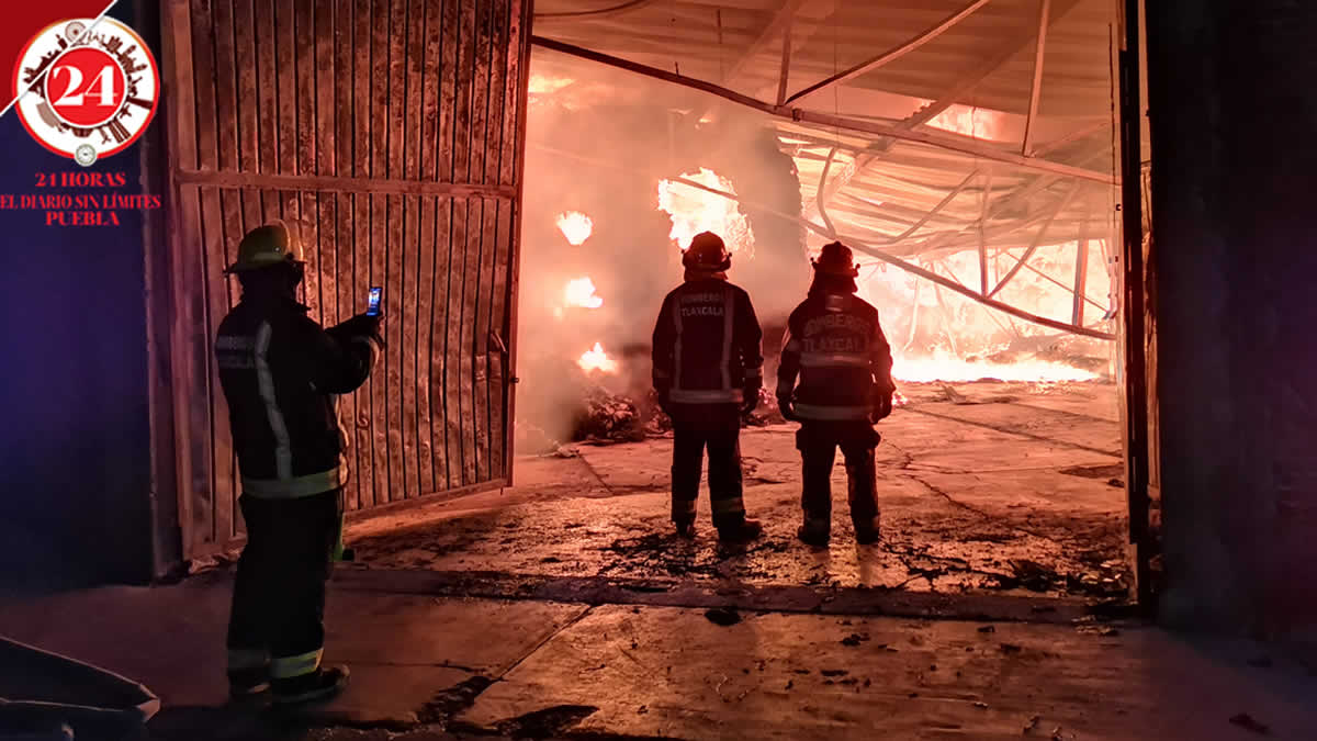 Sofocan incendio en fábrica textil de Tlaxcala; no hay heridos
