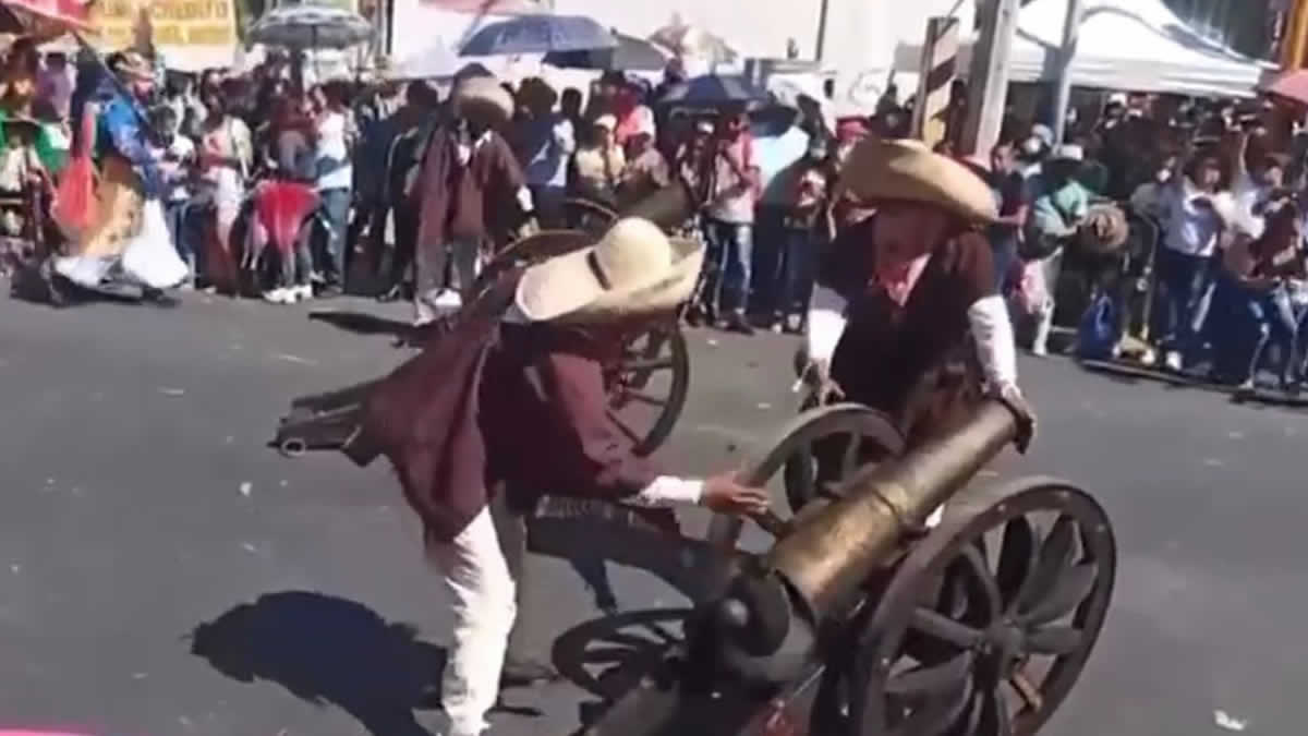 Pierde una mano danzante al detonar cañón en el Carnaval de Huejotzingo