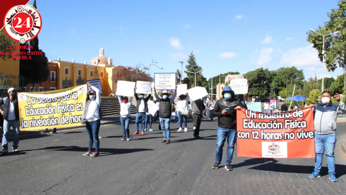 Protestan maestros de Educación Física en Casa Aguayo por mejora salarial
