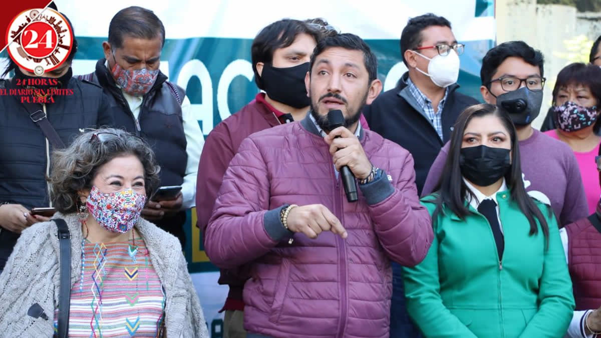 Muestran morenistas poblanos apoyo a la reforma eléctrica desde el Zócalo