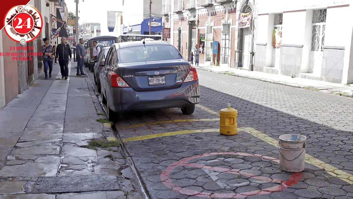 Analiza ayuntamiento de Puebla colocar parquímetros y retirar franeleros