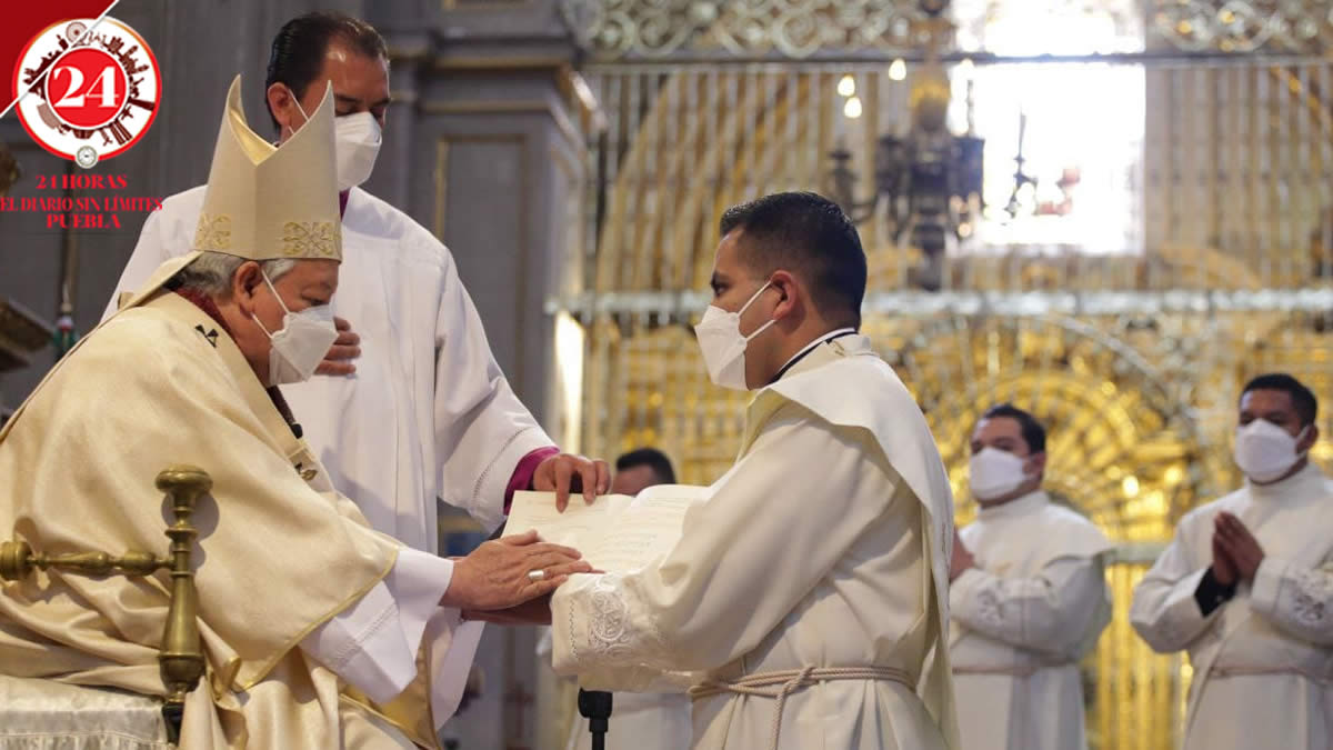 Encabeza Arzobispo de Puebla ordenación de 12 nuevos sacerdotes