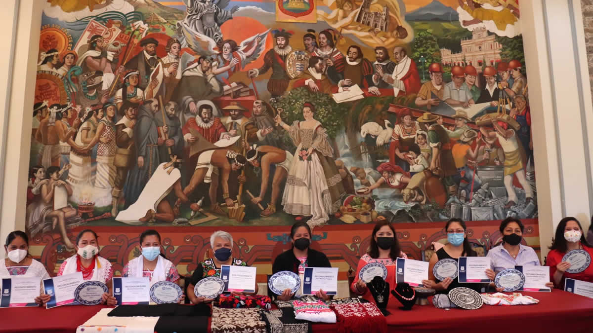 Reconoce Comisión de Igualdad del cabildo de Puebla la labor de mujeres artesanas