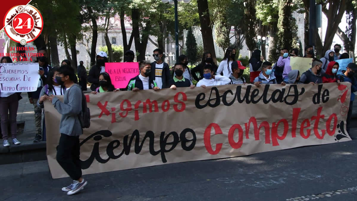 Protesta FNERRR por eliminación del programa Escuelas de Tiempo Completo