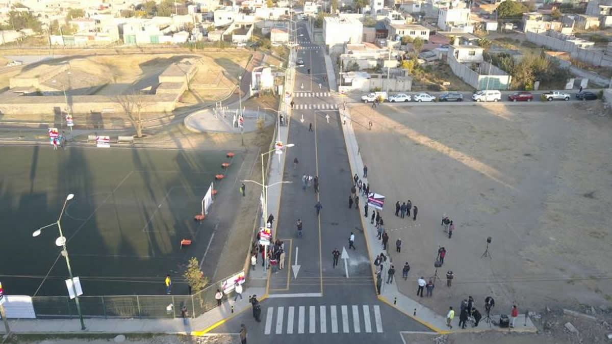 Pavimenta ayuntamiento calle Emiliano Zapata en La Resurrección