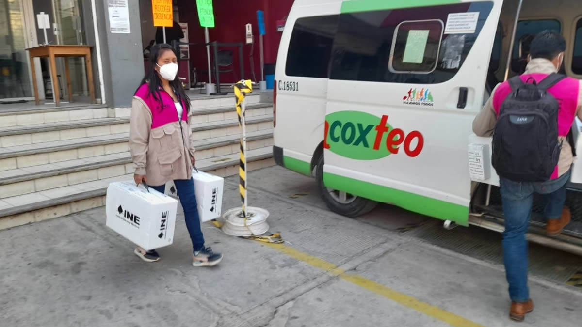 Comienza INE Puebla entrega de paquetes electorales a presidencias de casillas