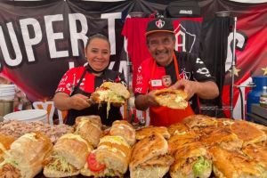 Foto:Twitter/@WillySepu1|¡Anótale! “Tortas Lokas” volverá a regalar sus tortas si el Atlas es bicampeón