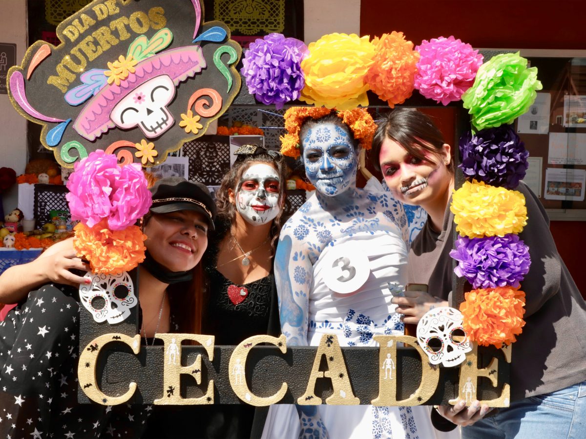 Festejan "Día de Muertos" en Cecade