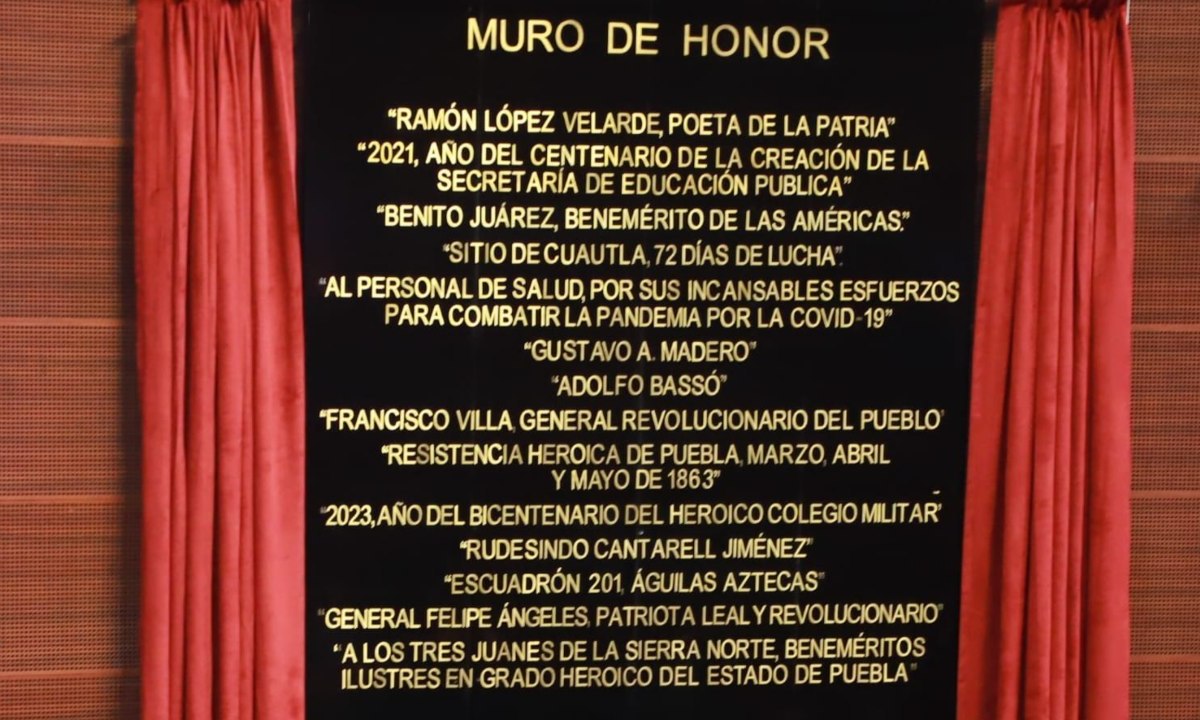 Muro de Honor Senado MX