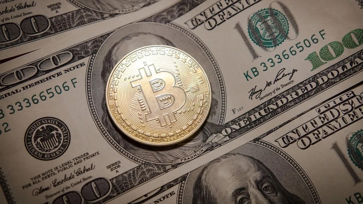 Foto: Especial | Luego de haber roto un récord de valor la semana pasada, el bitcoin mejoró su posicionamiento en el mercado de las cripto.