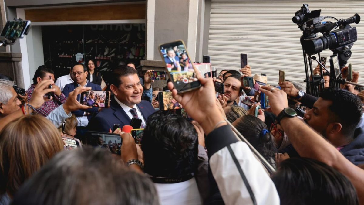 Alejandro Armenta arrancará su campaña a la medianoche en Puebla capital