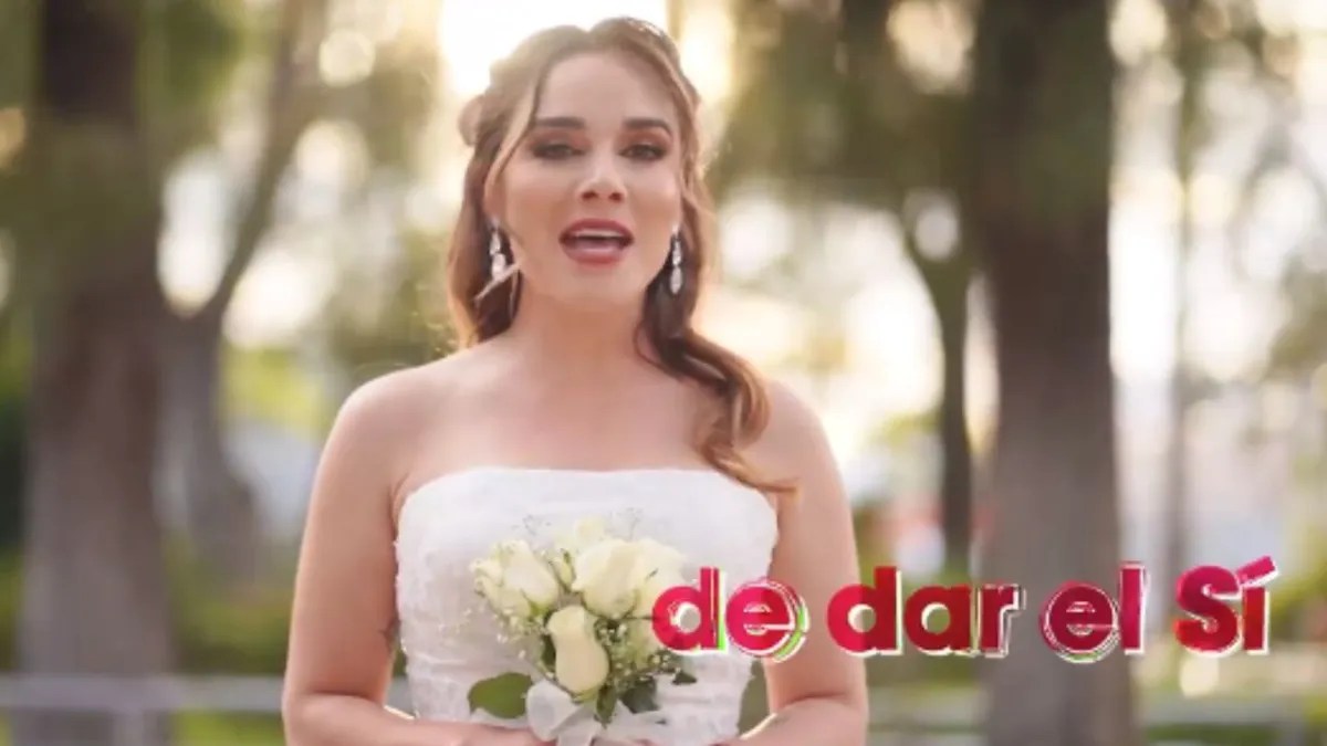Foto:Captura de pantalla|La candidata a diputada por Morena, Leslie Figueroa genera reacciones vestida de novia
