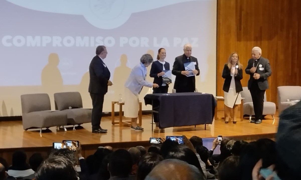 Claudia Sheinbaum firmó los compromisos de la Conferencia del Episcopado Mexicano
