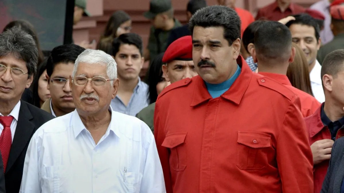 Foto: AFP | En 2015 Hugo de los Reyes Chávez apareció a lado de Nicolás Maduro, en el segundo aniversario de la muerte de Hugo Chávez