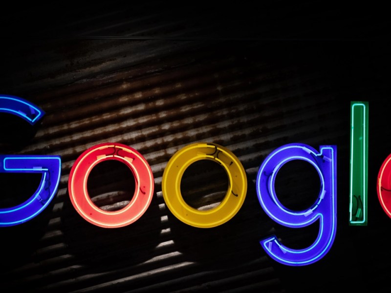 Publicidad impulsa ganancias de Google en primer trimestre