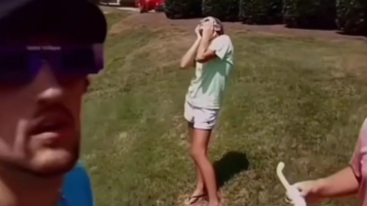Foto:Captura de pantalla|VIDEO: “Papi no puedo ver” Niño habría quedado ciego tras mirar el eclipse