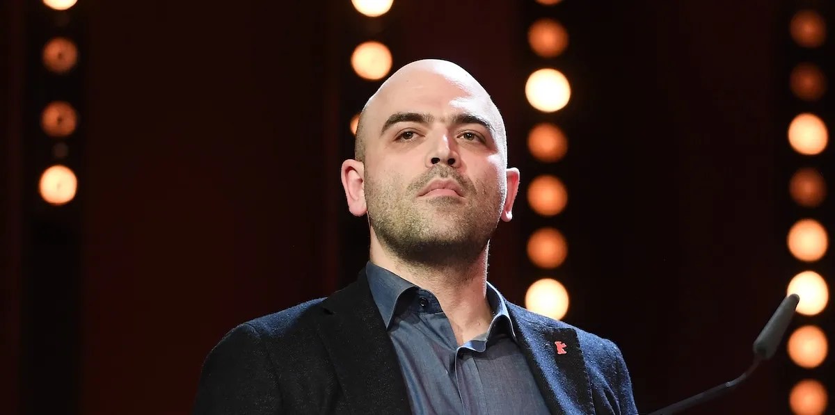 Foto: Getty Images. Tras el anuncio de las y los autores italianos que asistirán a la Feria del Libro de Frankfurt, Roberto Saviano destaca como el gran ausente.