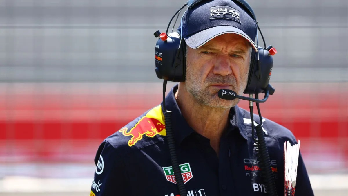Foto: Especial. El equipo Red Bull Racing hizo oficial la salida Adrian Newey del Red Bull Technology Group en el primer trimestre de 2025.