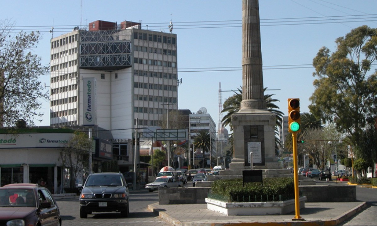 Lo anterior, a través de la Licitación Pública Estatal Número LP-CMOP-023/2024, para el mejoramiento vial e imagen urbana de la avenida Juárez, entre calle Teziutlán Sur y Calle 13 Sur