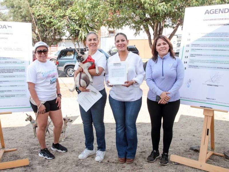 Lupita Cuautle firma carta compromiso de la Agenda Animalista