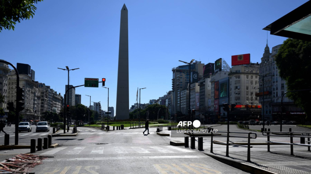 Foto: AFP | Como parte de un programa crediticio, el FMI anunció el desembolso de casi 800 millones de dólares con destino hacia Argentina.