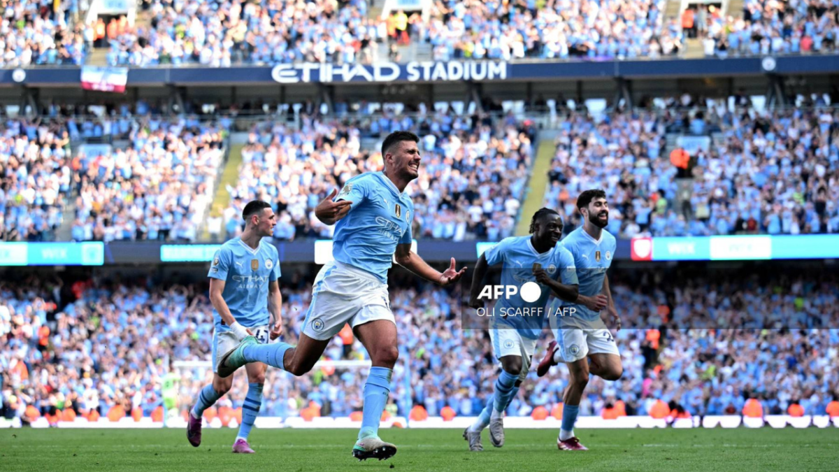 Foto: AFP | Con un cierre dramático y dependiendo de ellos mismos, el Manchester City se coronó nuevamente en la Premier League de Inglaterra.