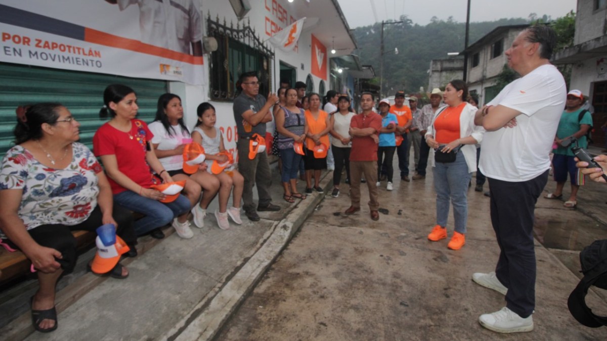 Dicho proyecto quedó expuesto ante los militantes de Movimiento Ciudadano en Zapotitlán y personas que se acercaron a escucharla propuesta. | Foto: Especial