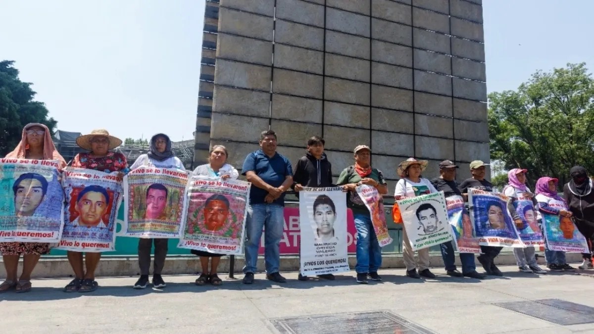 Padres de los 43 de Ayotzinapa /Ilustración