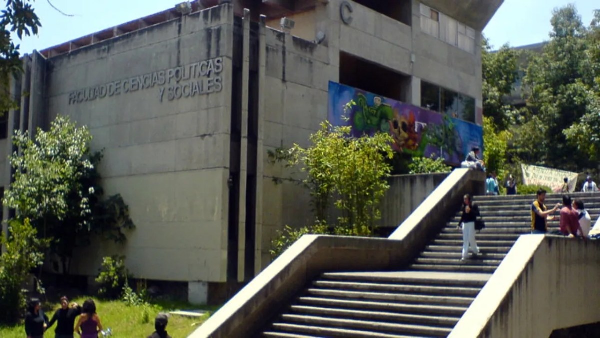 Facultad de Ciencias Políticas y Sociales UNAM