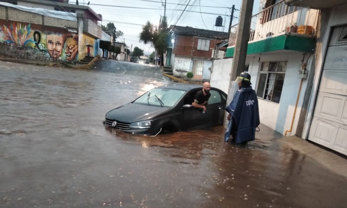 Se atendieron 74 reportes, principalmente por anegaciones, apagones, árboles caídos, averías en postes y semáforos, producto de la tormenta. | Foto: Especial