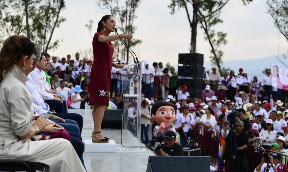 “Puebla no les voy a fallar”, ofreció Claudia Sheinbaum; “hasta la victoria, siempre”, remató su discurso Alejandro Armenta | Foto: Octavio Nava