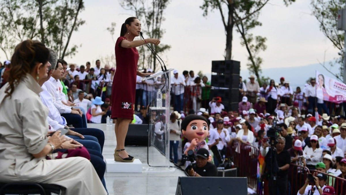 “Puebla no les voy a fallar”, ofreció Claudia Sheinbaum; “hasta la victoria, siempre”, remató su discurso Alejandro Armenta | Foto: Octavio Nava