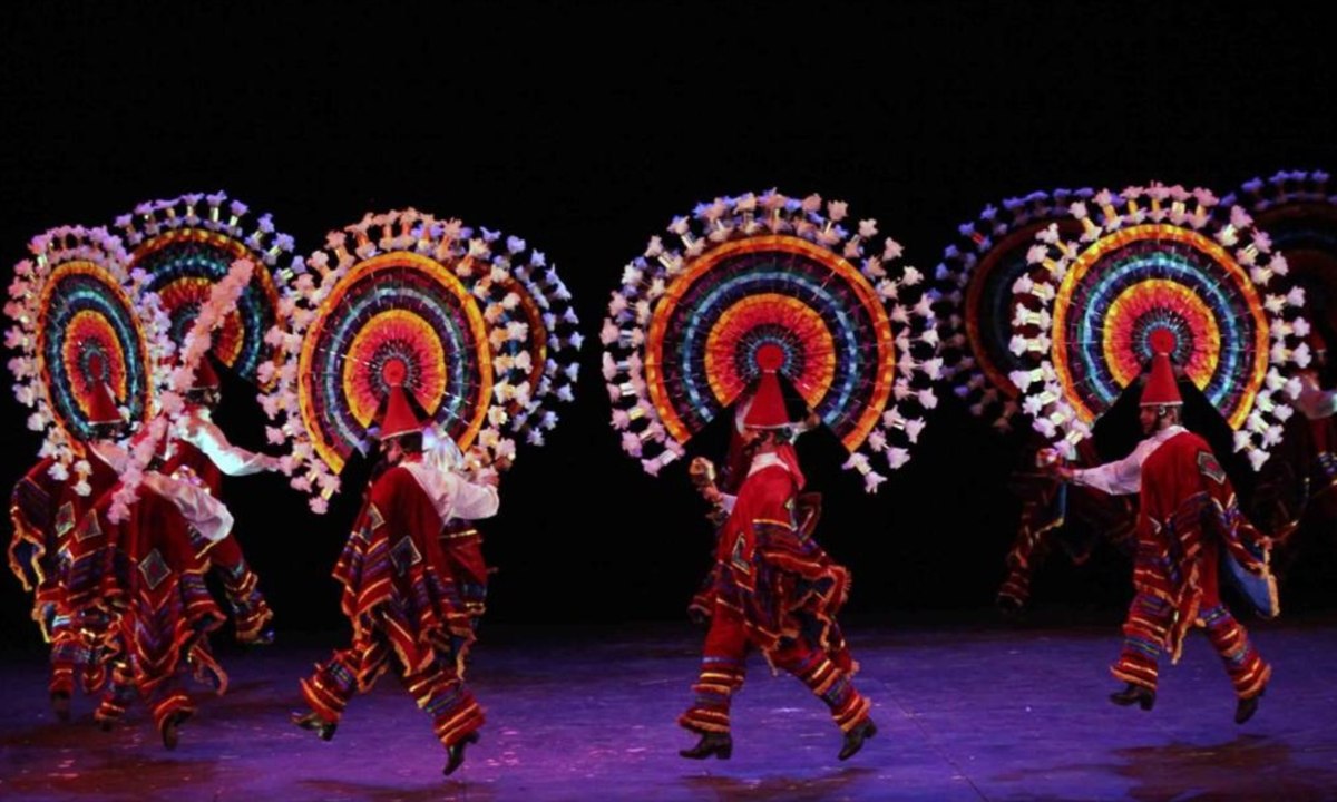 Foto Especial /Anuncian Festival de Danza Folklórica en Puebla capital