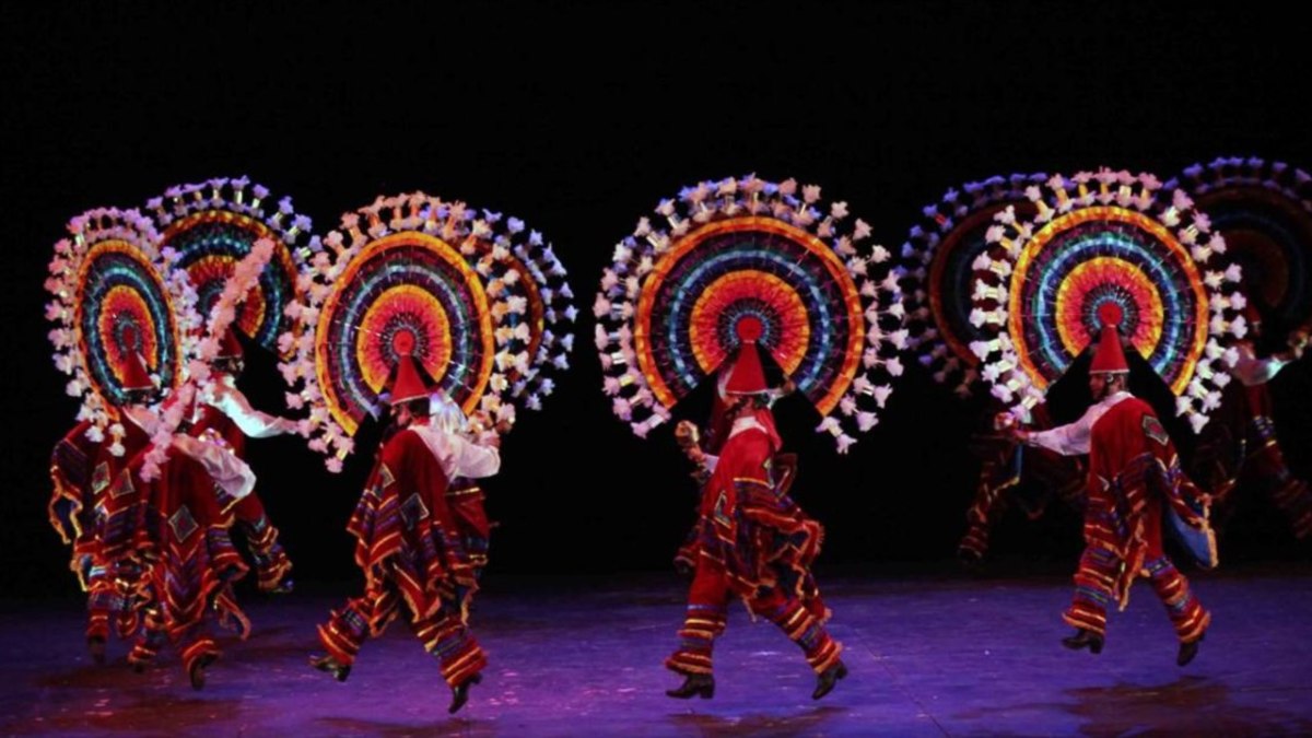 Foto Especial /Anuncian Festival de Danza Folklórica en Puebla capital