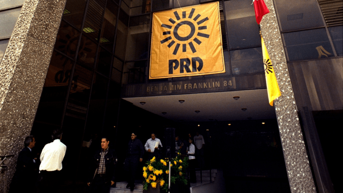Foto: Especial | Viviendo sus últimos momentos como partido político a nivel nacional, el INE notificó al PRD el inicio del periodo de prevención.