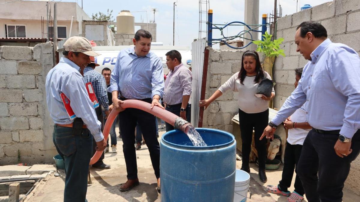 Con el objetivo de abordar de manera integral la escasez de agua en el estado y garantizar el acceso al vital liquido a la población como un derecho humano, Alejandro Armenta, gobernador electo de Puebla, impulsará el Plan Hídrico Integral que se llevará a cabo durante los primeros 100 días de su gobierno.