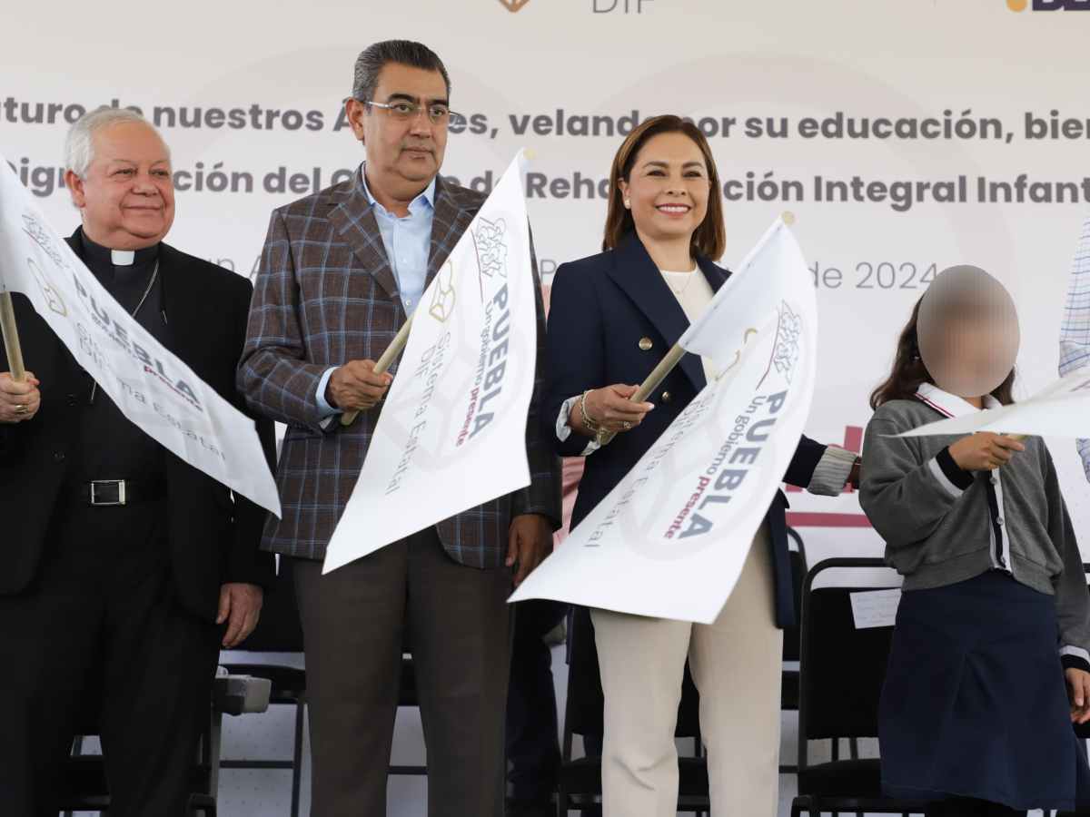 La presidenta del Sistema Estatal DIF, Gabriela Bonilla, presentó este lunes los proyectos de dignificación de Casa de Ángeles en donde se informó, se rehabilitará un área deportiva que incluye una cancha de fútbol con gradas, trotapista y área de juegos. Así mismo, en dicho evento se inauguró el área de cuneros y de Procuraduría de Atención.