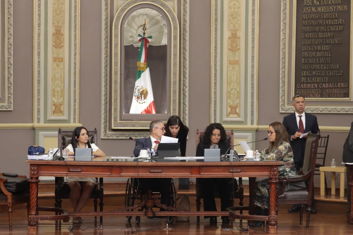 En una sesión histórica, las y los diputados de la LXI Legislatura del Congreso de Puebla aprobaron un dictamen para reformar y adicionar la Ley Estatal de Salud, así como expedir la nueva Ley de Voluntad Anticipada para el estado.