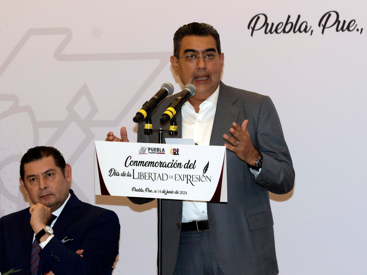 El sector automotriz en Puebla seguirá creciendo. A través de una entrevista con ADN40, el gobernador electo Alejandro Armenta Mier hizo hincapié en la inversión de más de 2 mil millones de dólares que Audi y Volkswagen harán en sus plantas para la producción de autos eléctricos.