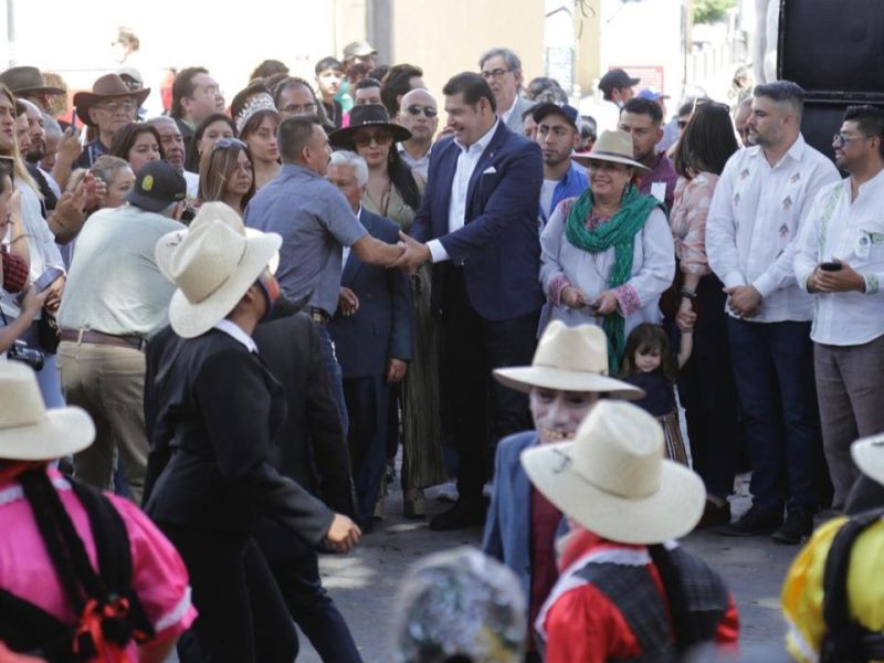 Gobierno cercano, itinerante y dinámico; más territorio y menos escritorio: Armenta