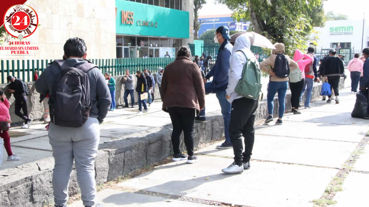 Realizan largas filas en Módulo de Atención Respiratoria de la Clínica 2 del IMSS