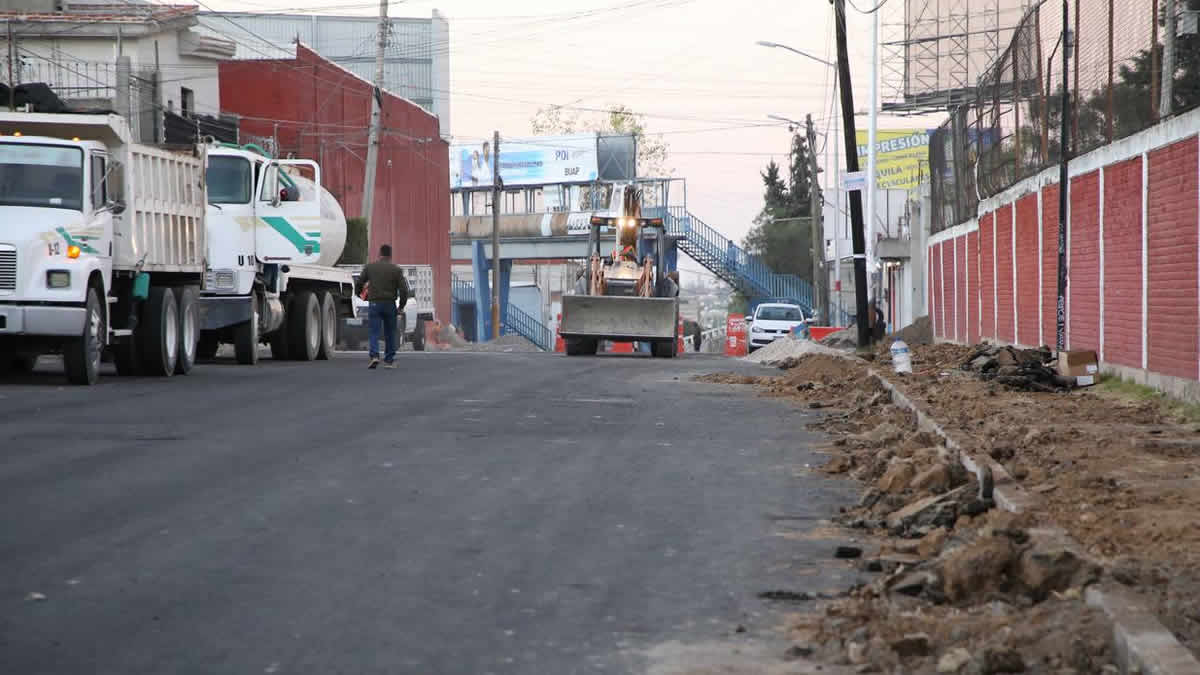 Reporta ayuntamiento avance del 80% pavimentación de la calle 55 sur