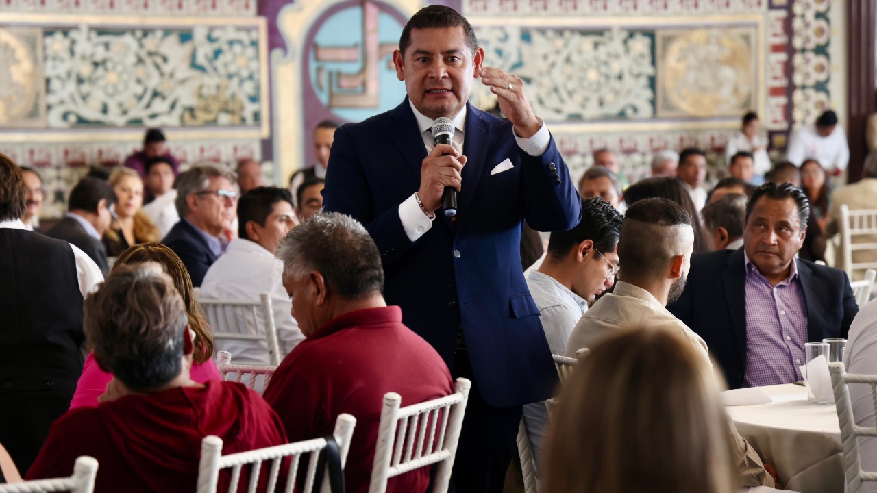 Aljandro Armenta Mier y empresarios poblanos