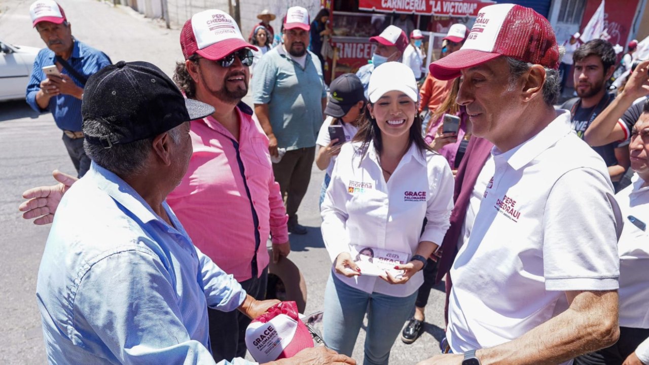 Pepe Chedraui en la colonia El Salvador