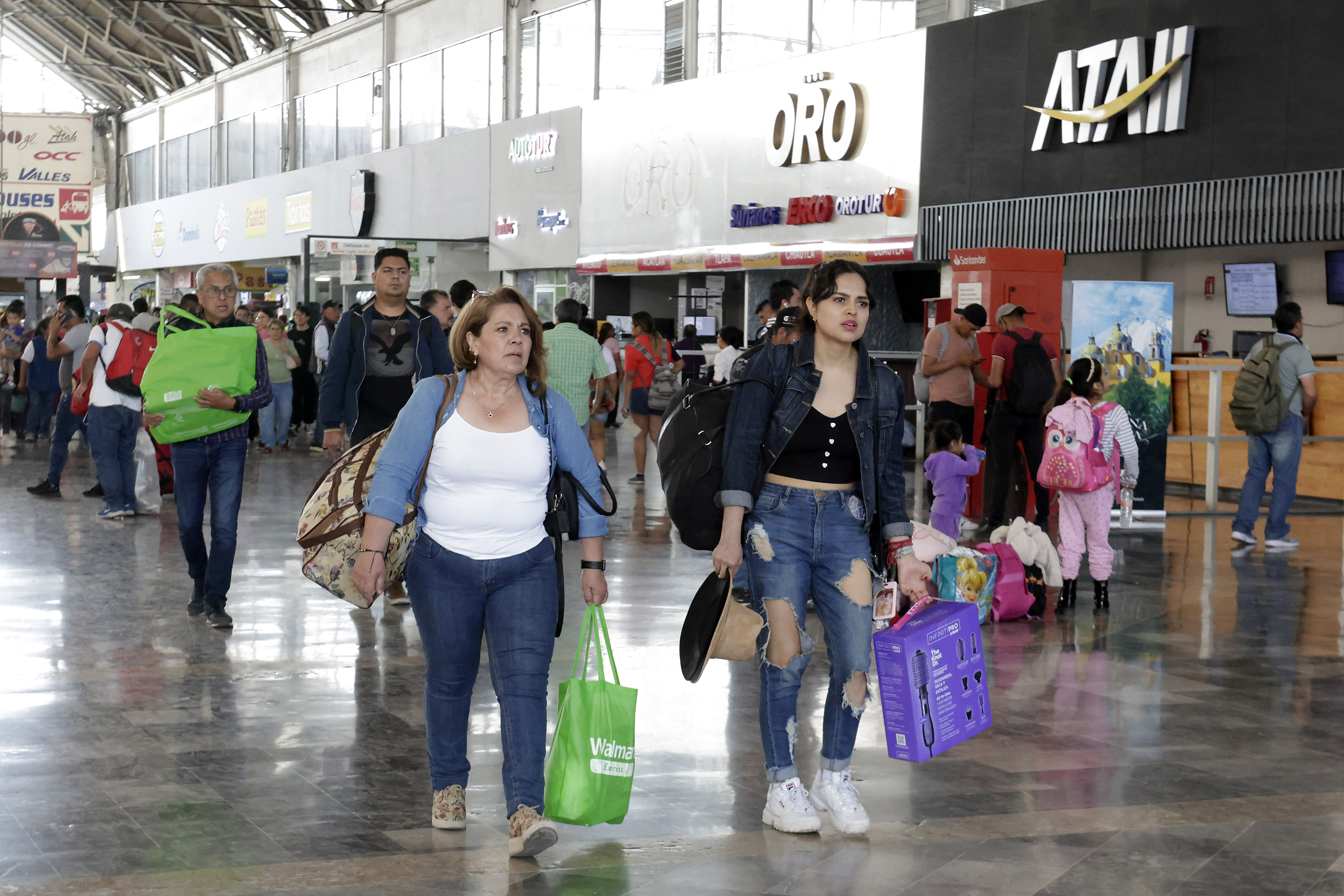 Ante la llegada de las vacaciones de verano en la entidad poblana, muchos y muchas alumnas de todos los niveles escolares, así como docentes y administrativos están listos para recibirlas.