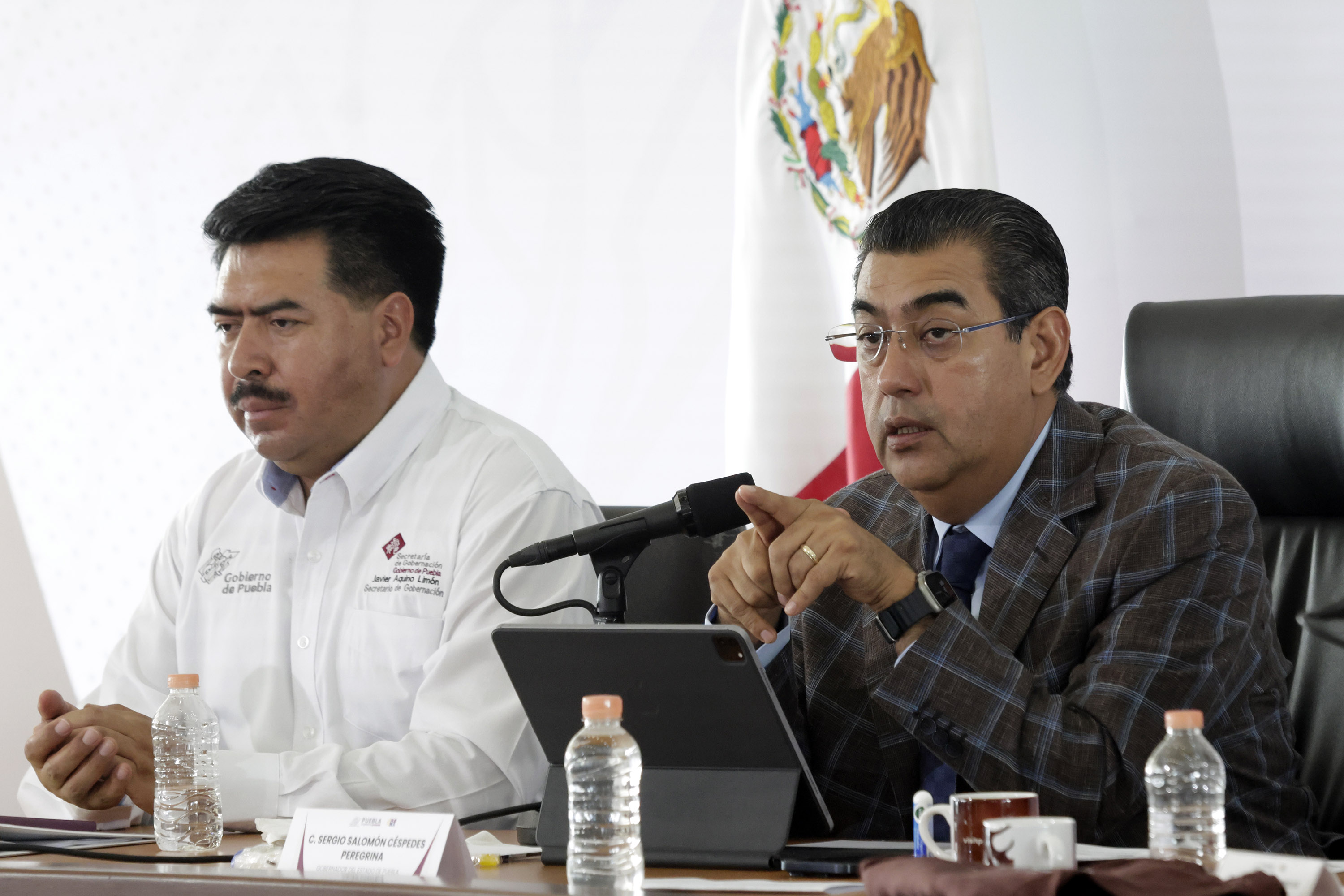El gobernador, Sergio Salomón Céspedes se mostró en desacuerdo de que los expedientes de la Junta de Conciliación Federal se trabajen fuera de Puebla, e hizo un llamado a que se atiendan desde el estado.