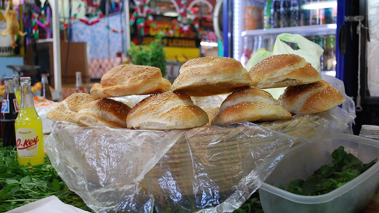 mercado del Carmen Puebla- cemitas wikimedia
