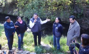 “En el Atoyac está el mejor ejemplo de lo que la presidenta Sheinbaum rescata en las cuencas hídricas del país. Ya observamos un agua semitransparente, es un gran avance”, afirmó el gobernador Alejandro Armenta al encabezar un recorrido de supervisión por el afluente del río.