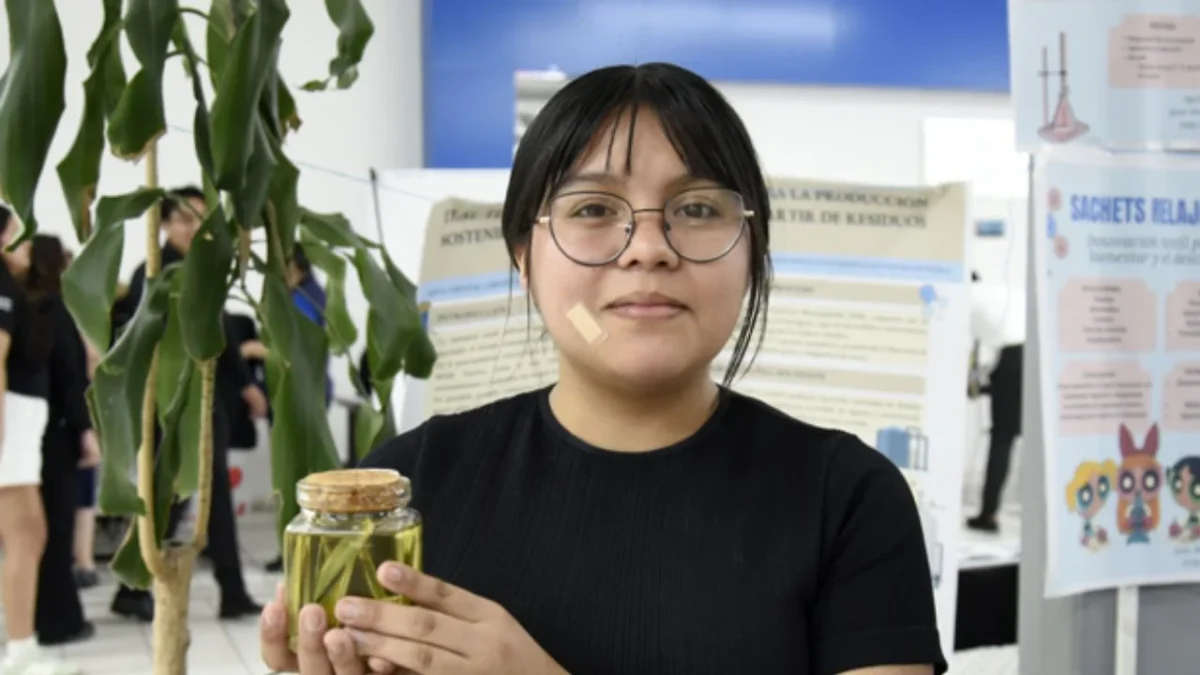 Propone estudiante BUAP aprovechar residuos de agave para crear fibras textiles